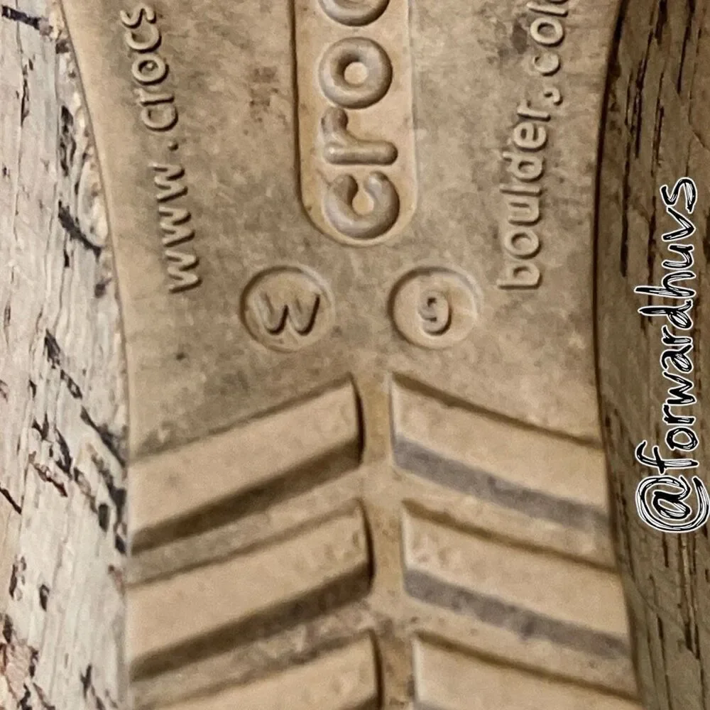 Crocs Cream Cork Wedge Comfort Sandals Women’s Size 9